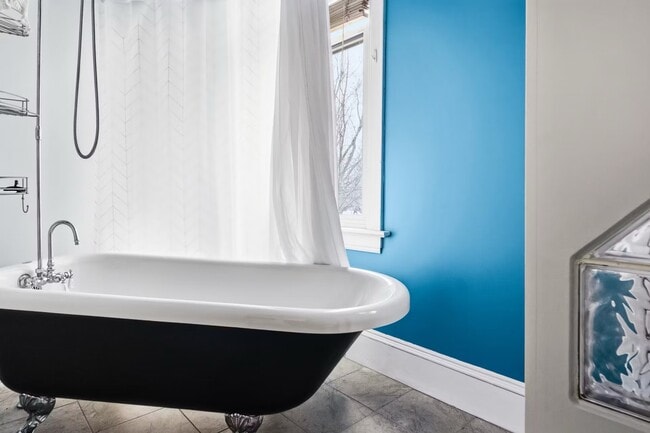 Photo - 69 Williams St