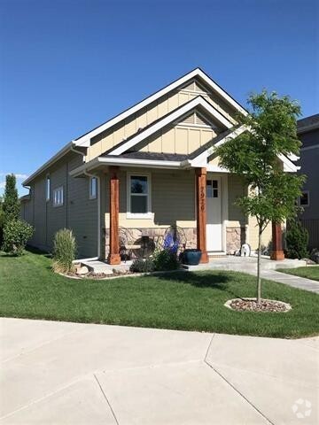 Building Photo - 3 Bedroom 2.5 bath Home in SE Boise.  Clos...