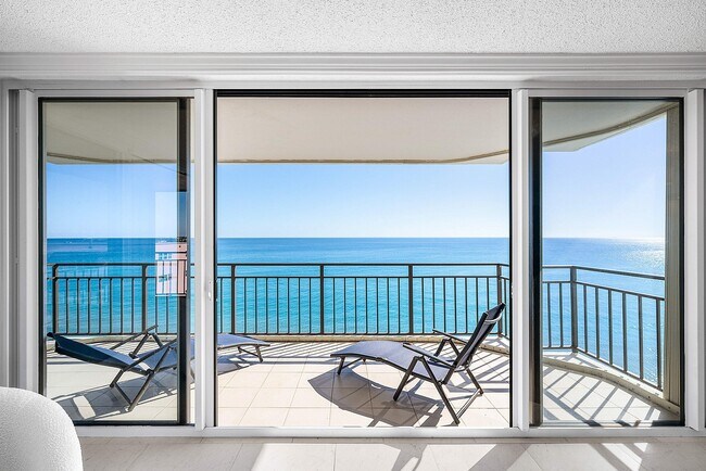 Photo - 3009 S Ocean Blvd Unidad 902 Rental