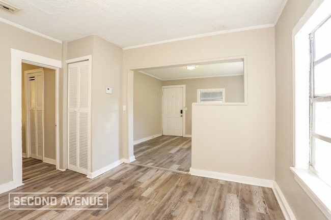 Photo - 2011 W 15th St