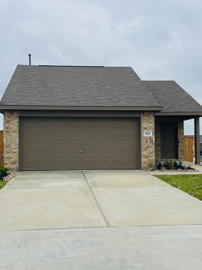 Building Photo - 621 Roaring Fls Dr Rental