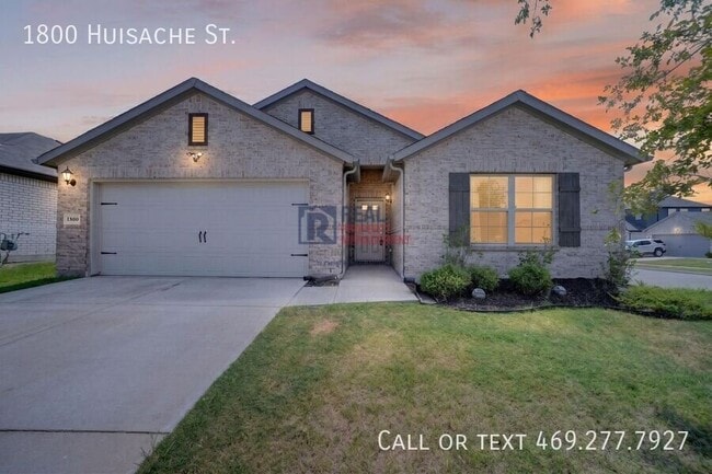 Photo - 1800 Huisache St
