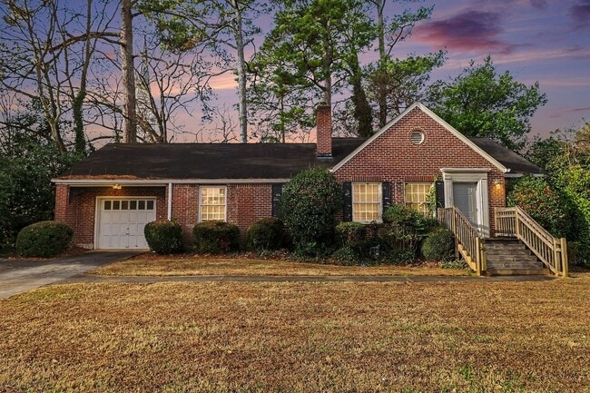 Building Photo - Great Emory Area Rental