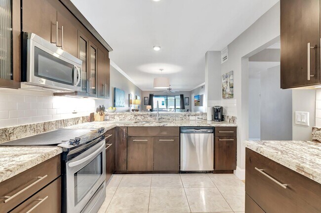 Photo - 701 Avenue L