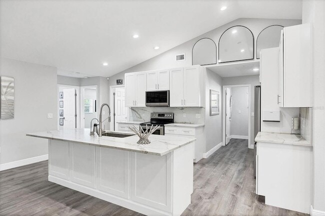 Photo - 618 Eastpointe Ct