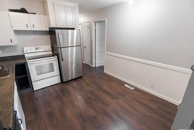 Photo - 534 St John St