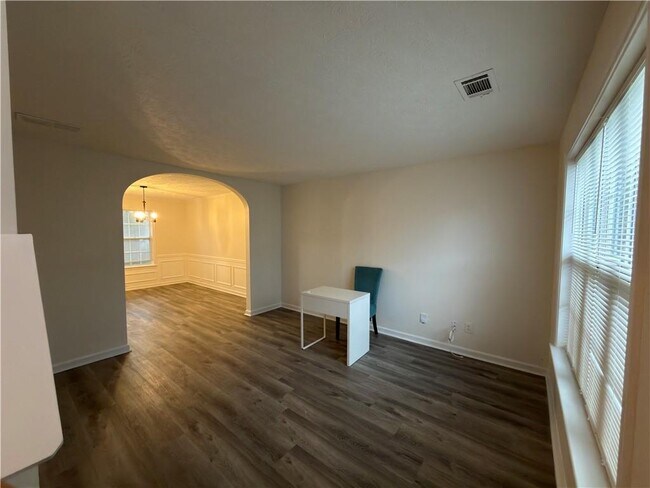 Photo - 620 Manor Glen Dr