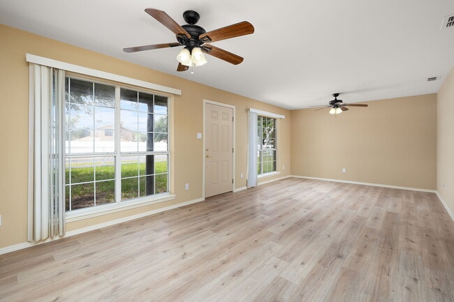 Photo - 4800 Mile 6 Rd