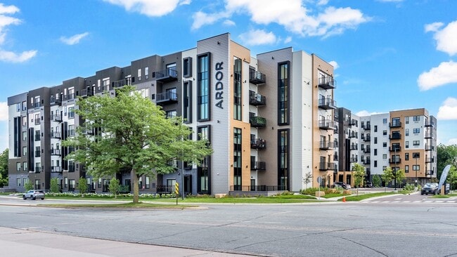 Ardor on the Bluffs South Loop Residences
