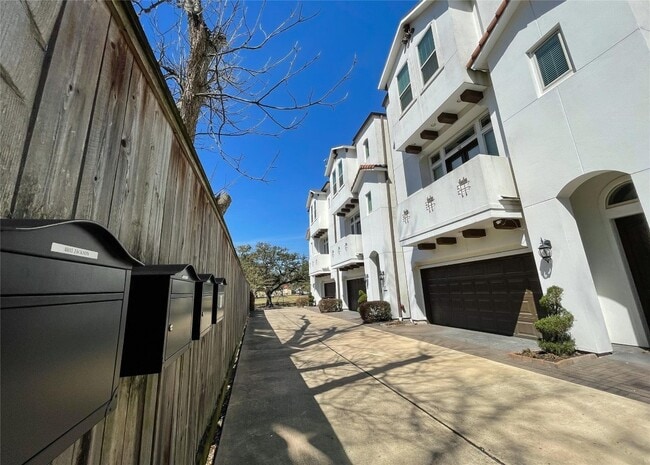 Photo - 4805 Jackson St