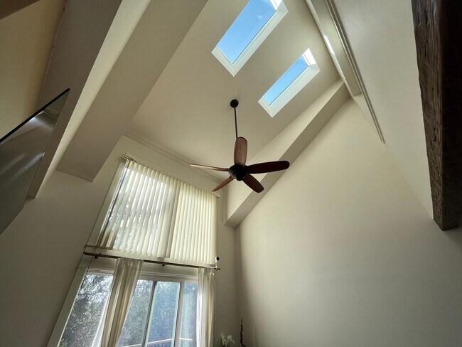 Photo - Incredible Forrest Park Townhome!! 2 bedroom, 2 bath, HUGE attached Garage!