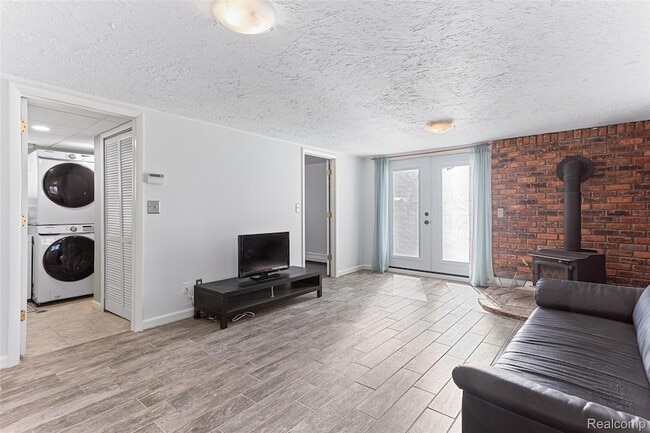 Photo - 25690 Glamorgan Dr