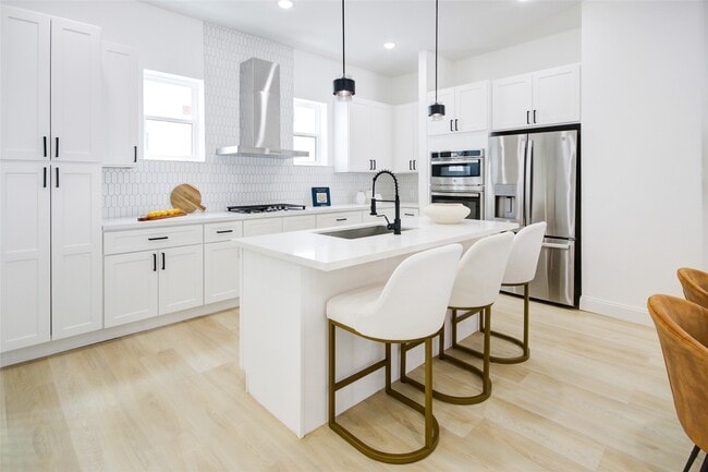 Photo - 1214 W 24th St