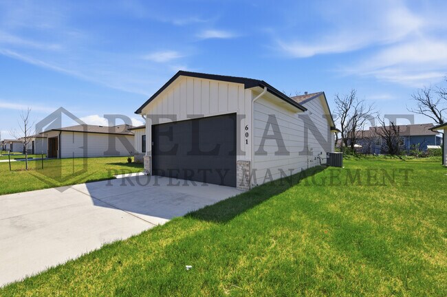Photo - 501 Elmwood St