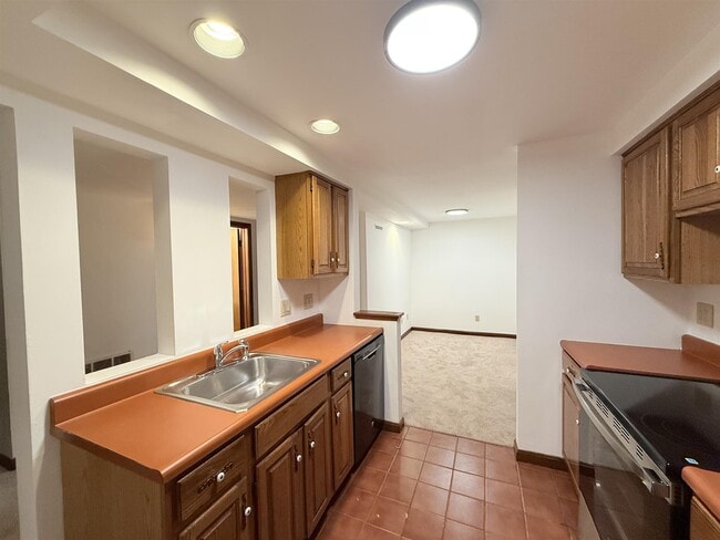 Photo - 175 Summer St Unit 4