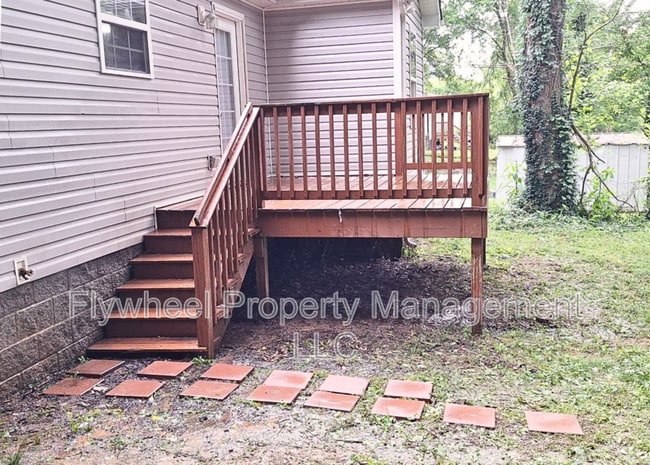 Photo - 2043 Leota St