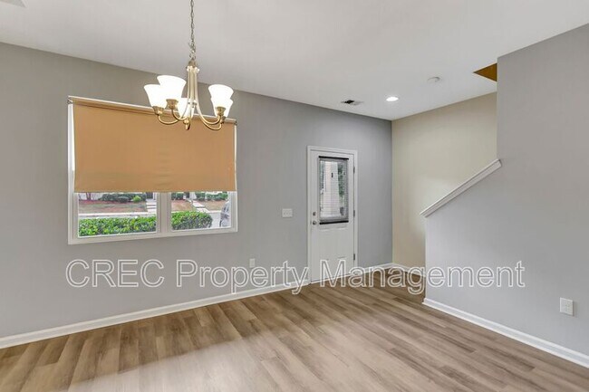 Photo - 339 Flyway Rd