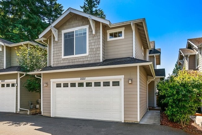 Building Photo - Spacious 3BD/2.5BTH Available for Lease in...