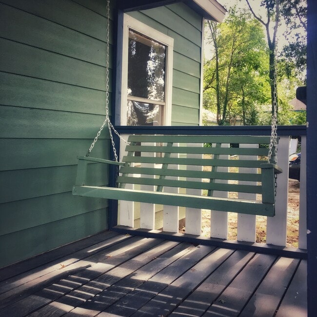 Photo - 721 N B St