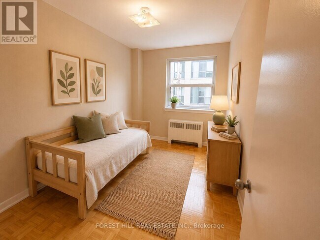 Photo - 700 Ontario St