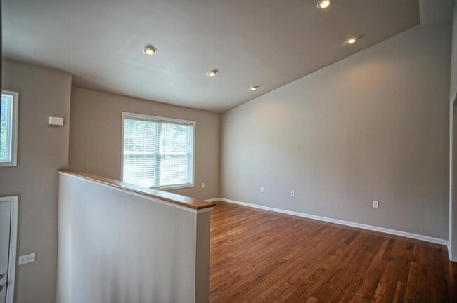 Photo - 654 Cornhill Rd.