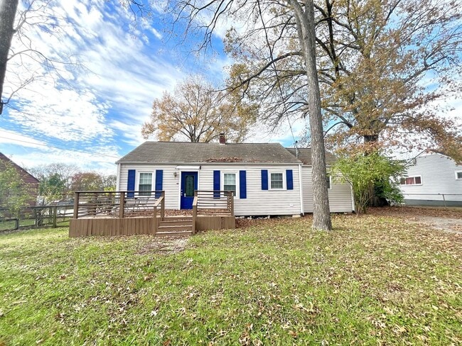 Building Photo - 907 Idlewild Dr