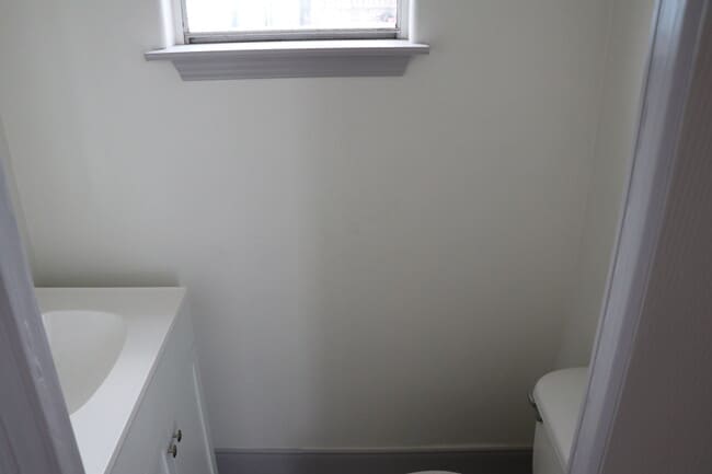 1/2 baño - 2772 El Paso Ave