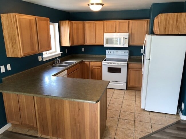 Photo - Spacious 3-Bedroom Condo in Belgrade – Gre...