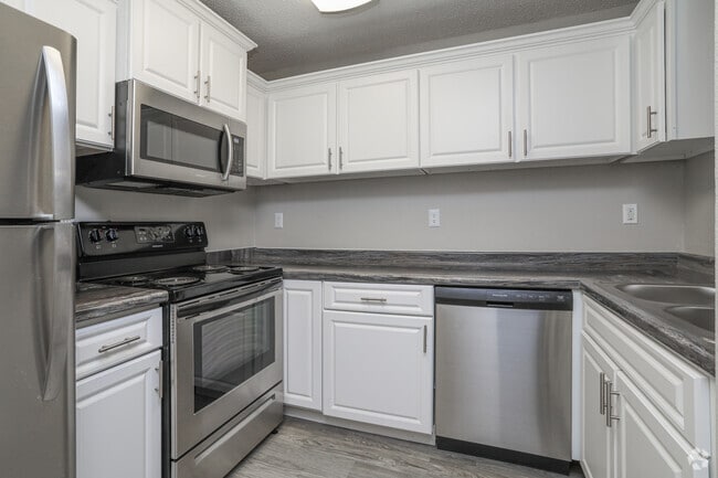 2 BR, 1 BA - Kitchen