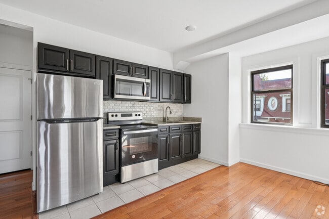 2BR, 1BA - 800SF - Kitchen