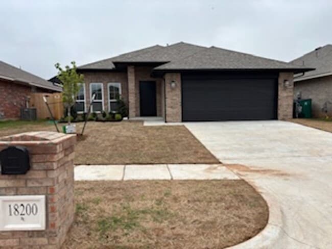 Building Photo - NEW HOME!