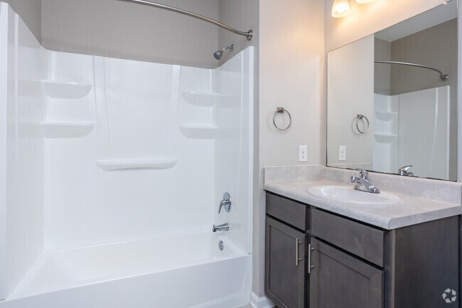 3BR, 2BA - 1,180 SF