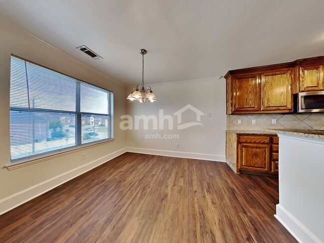 Photo - 1831 Leann Ln