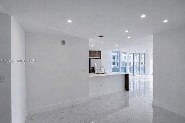 Photo - 600 NE 27th St Unit 1001