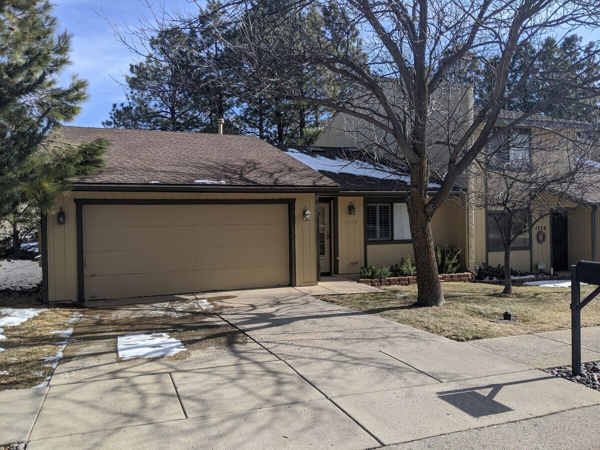Photo - 1730 N Fairway Dr House