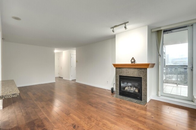 Photo - 120 Milross Av