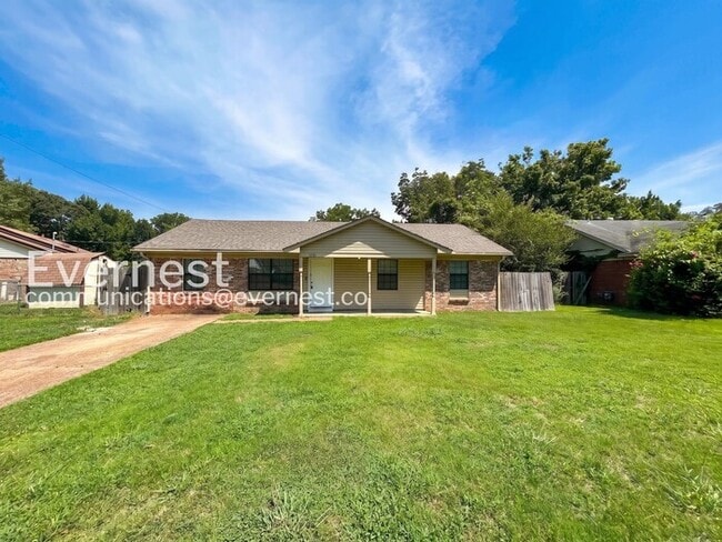 Building Photo - 2372 Ashland Dr