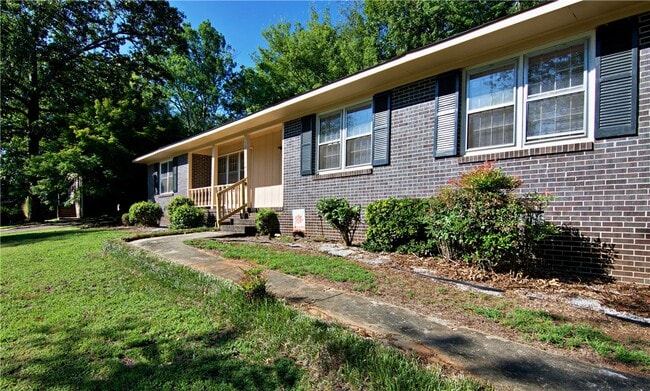 Photo - 102 Broad St