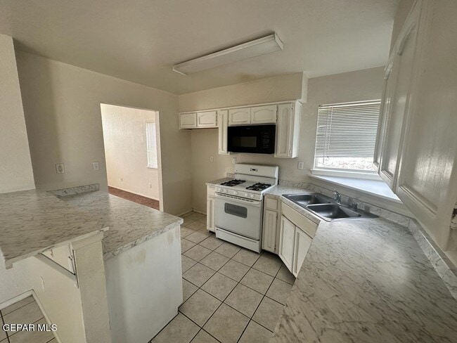Photo - 1411 Luz De Camino Way