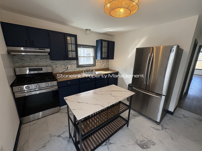 Building Photo - 55 Paradis Ave Unit 3