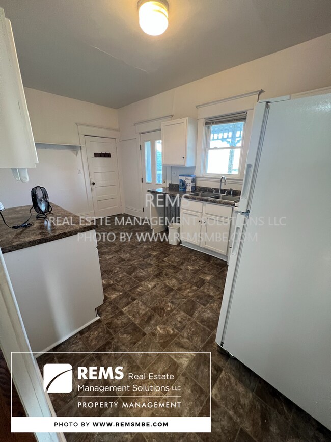 Photo - 420 N Pine St Unidad 2-Back