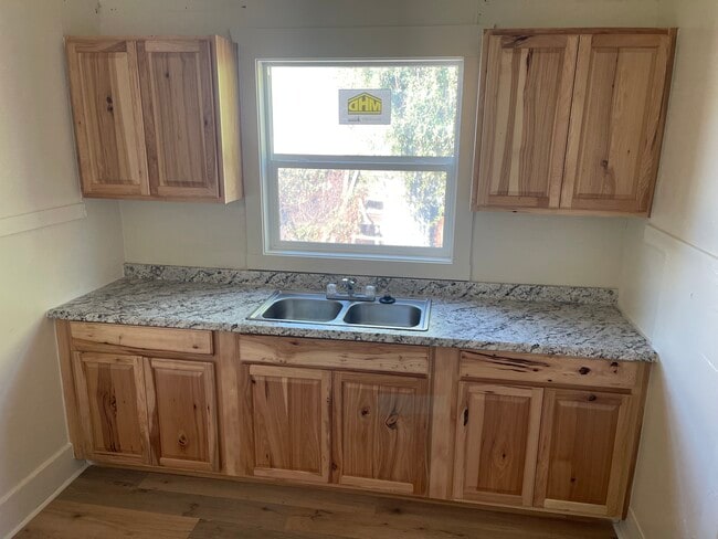 Photo - 407 La Mesa Way