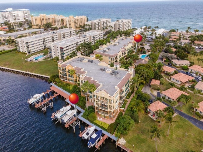 Building Photo - 1228 Hillsboro Mile Unit 103