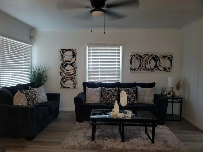 Photo - 2312 S Holly Ave