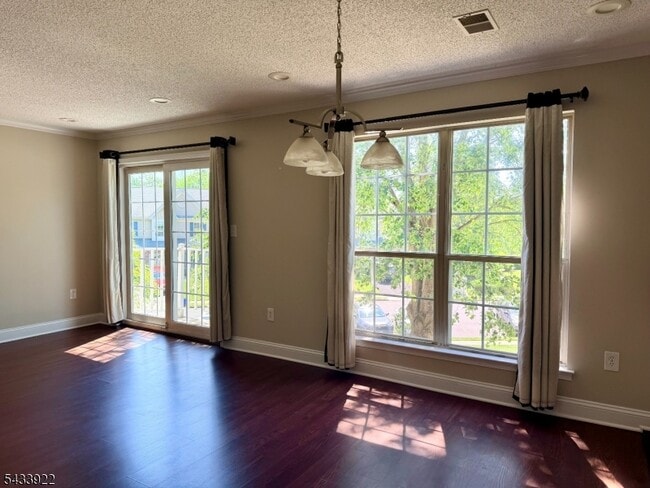 Photo - 196 Sapphire Ln