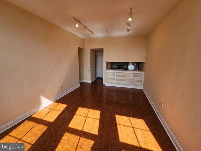 Photo - 315 New St Unit 502