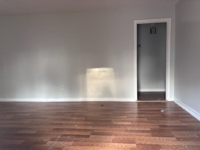 Photo - 5448 Keele St