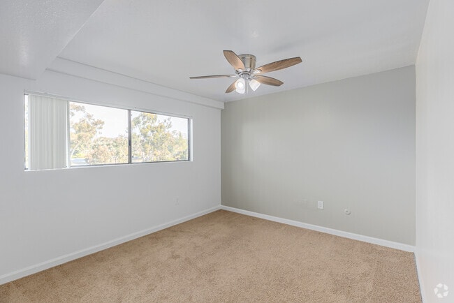2BR, 1.5BA - 940SF - Bedroom