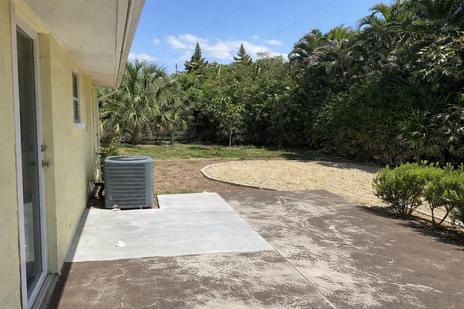 Photo - 2714 Grove St