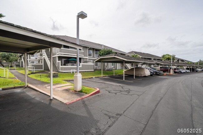 $2700 / 2 BED / 1 BATH IN WAIPIO - $2700 / 2 BED / 1 BATH IN WAIPIO House